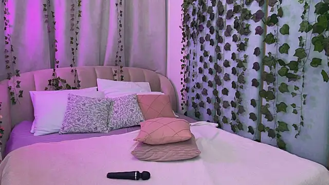 Chat +18 de Love_is_Lola ao vivo