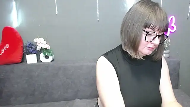 XXX chat uživo modela ZannaDreil