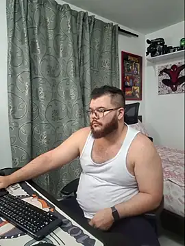 Edmund98 Live XXX Chat