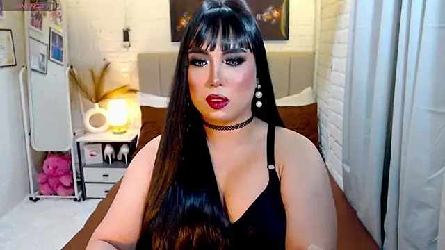 Pokazy przed kamerką – creamyy_mollyy