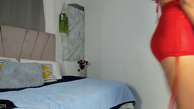 Chat +18 de Elayha_28 ao vivo