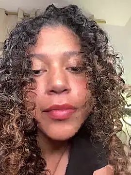 Chat +18 de Lilybrunette_ ao vivo