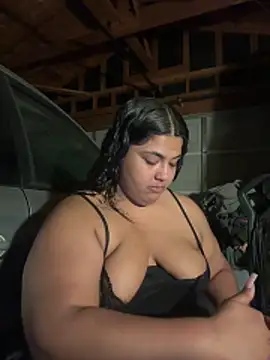 1n0nlythroat Chat XXX live