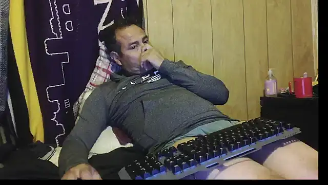 Pokazy przed kamerką – dantehot2020