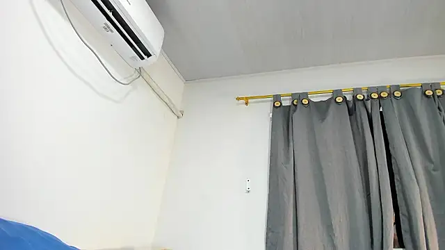 vennuss19's Live XXX Chat