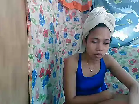PinaySkinnyGirl live XXX chat
