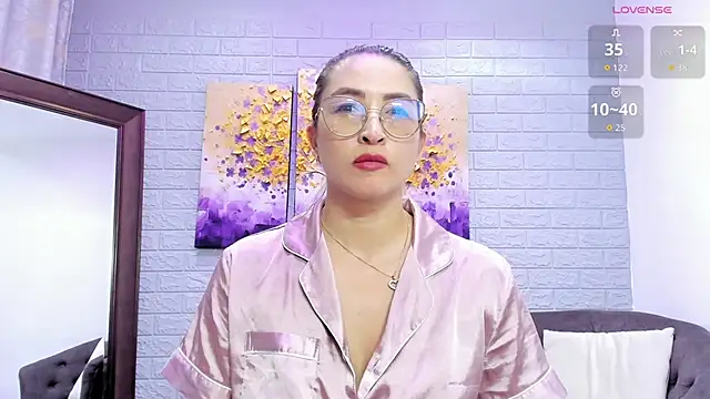 _LaraMom_: онлайн-секс-чат