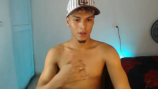 Master_hot06's Live XXX Chat