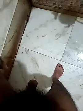 Dogol1990: διαδικτυακό σόου στην κάμερα