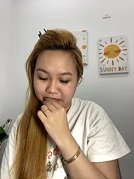 Almira6868 在線直播表演