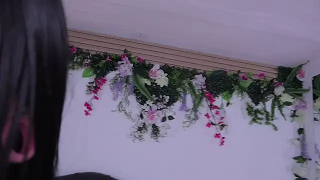 JulessCornett Live XXX-Chat