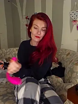 YourFavCanadianMILF Show in webcam