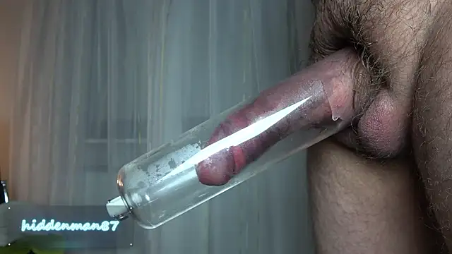 hiddenman87 Live XXX-Chat