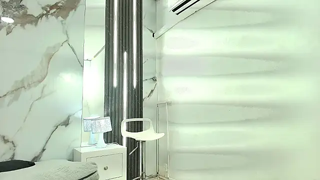 AzulMaveric's Live XXX Chat