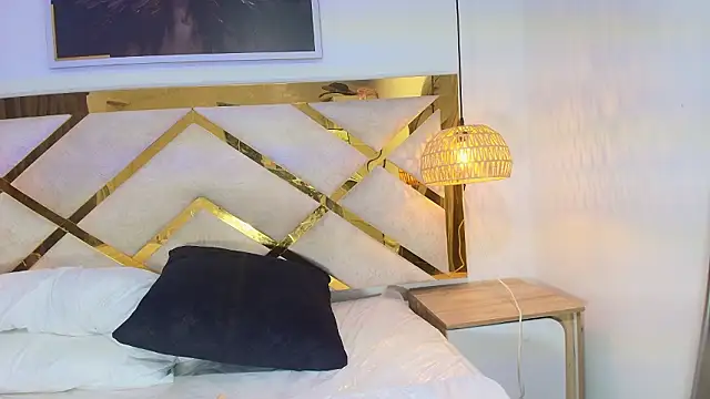 Chat +18 de Sara_Channel01 ao vivo