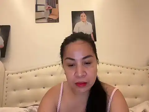 Chat +18 de Tightwetholesxx ao vivo