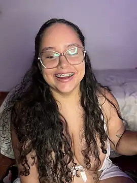 Czat XXX na żywo – CurlyGirl_1