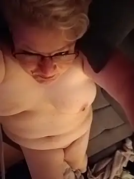 Curvy-German-Mom Chat XXX live
