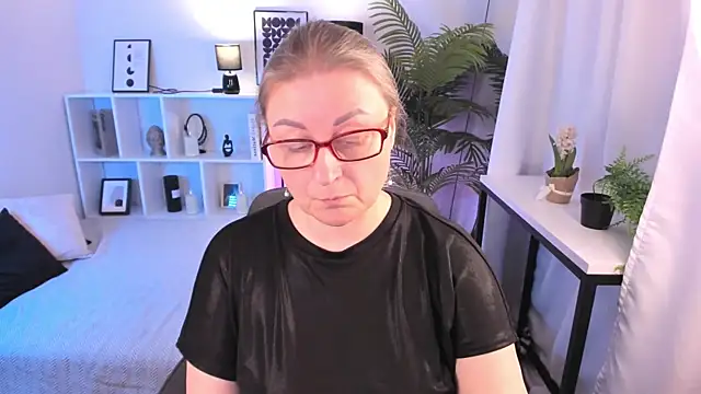 AlexandraKindのライブXXXチャット