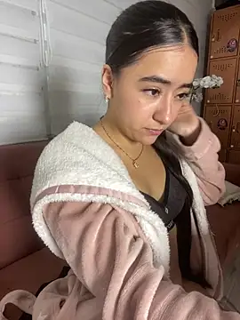 CatalinaSantana_Pink Webcam show