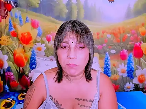 indianroxyn Live XXX chat