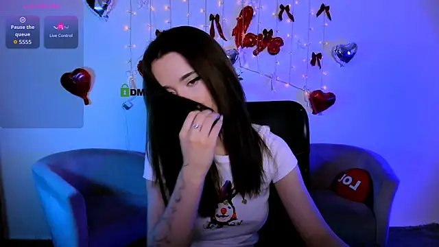 liana_kisses' Live XXX Chat