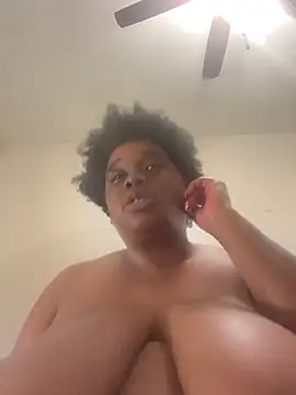 Chat XXX ao vivo de bigmama_deshayyy