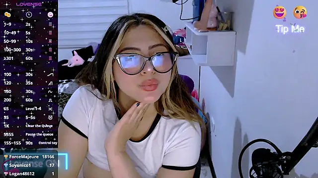 Chat +18 de siddhixxx_592 ao vivo