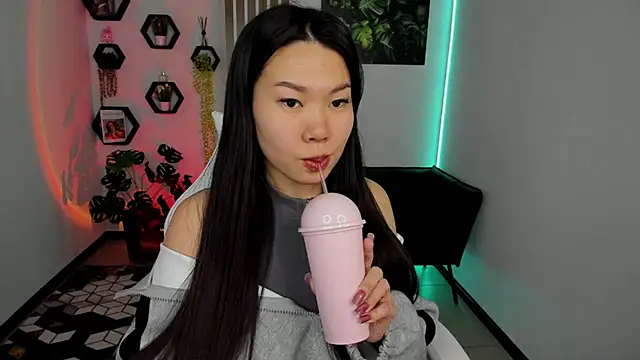 LunaPurrr 现场XXX聊天