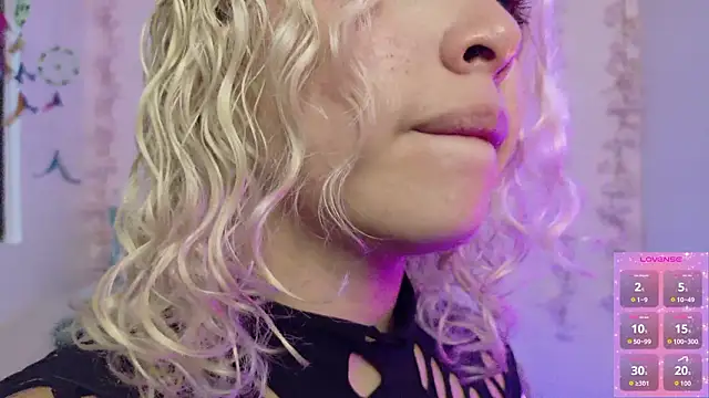 Haelycute Chat XXX live