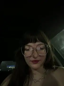 urpuppymoon élő XXX-chatje