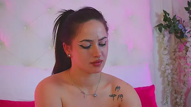 LucyLextonX's Live XXX Chat