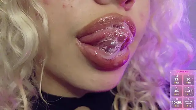 Haelycute's Live XXX Chat