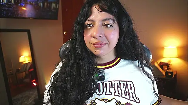 coraline_latin's Webcam Show