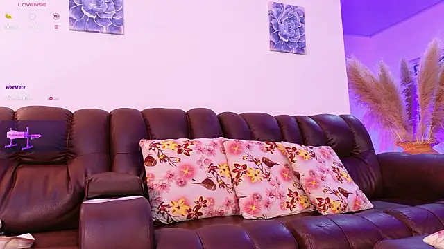 XXX chat uživo modela lara_giraldo