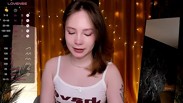 LanaBlu_'s Live XXX Chat