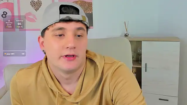 Chatroom XXX en direct de Massimo_Fiore