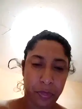 Chat +18 de hotaniani ao vivo