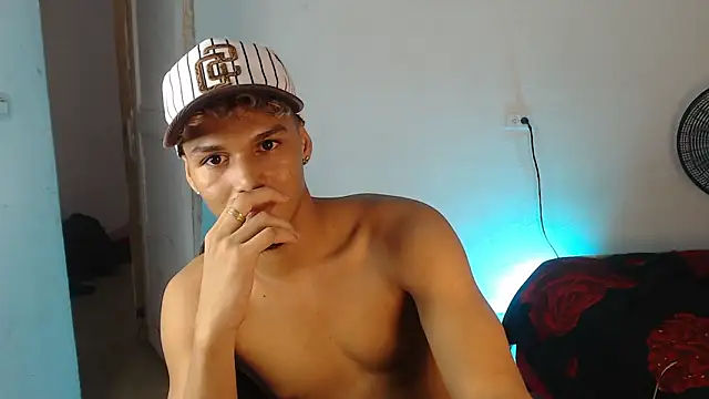 Master_hot06 Chat XXX in diretta