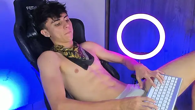 Živý XXX chat Demian_cute18