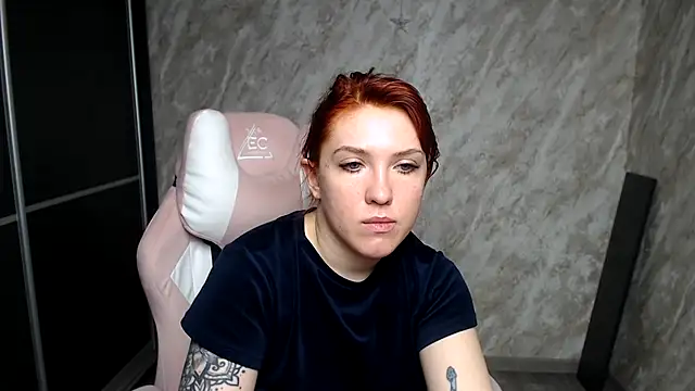 Reginasmilee's Live XXX Chat