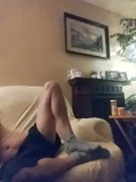 Biknight: διαδικτυακό σόου στην κάμερα