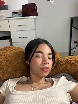 Milleradhara24 即時 XXX 聊天