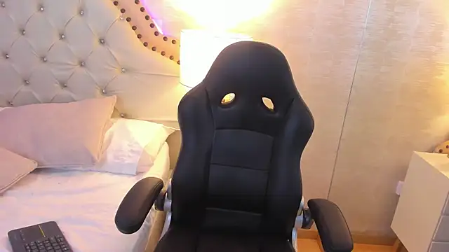 EllaEvanzz's Live XXX Chat