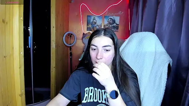 Chatroom XXX en direct de Fiery_Brunette_