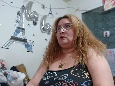 Perla1981-- – Live XXX-chat