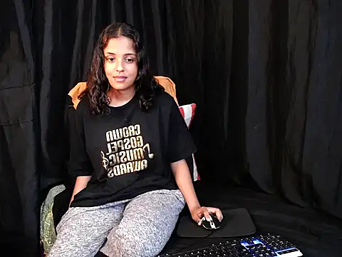 indianmaxine07n Live XXX chat