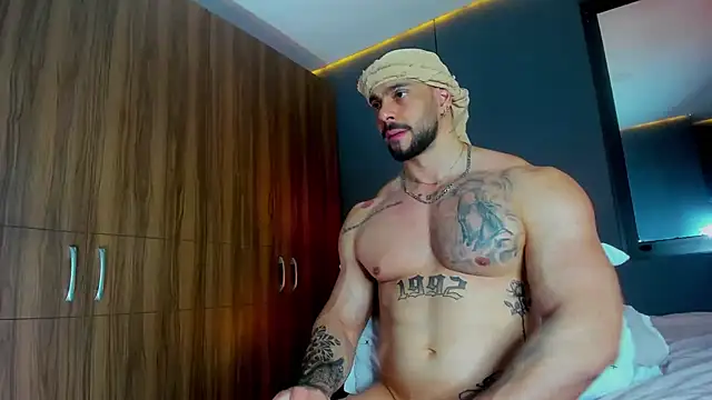 massimo_visconti's Live XXX Chat