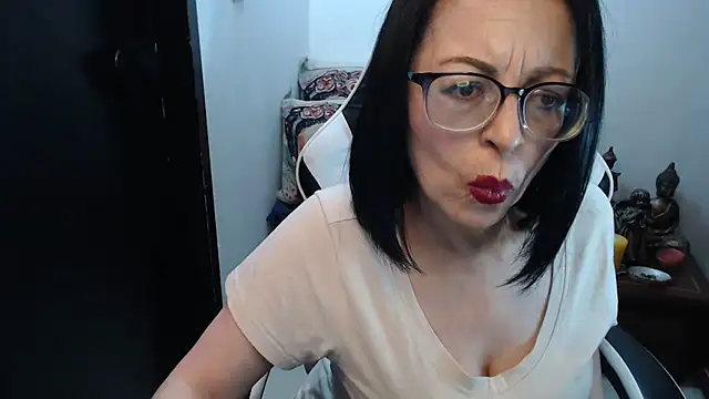 AnasstaciaEvans Adlı Modelin Canlı XXX Sohbeti