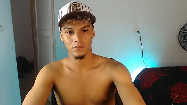 Master_hot06's Live XXX Chat